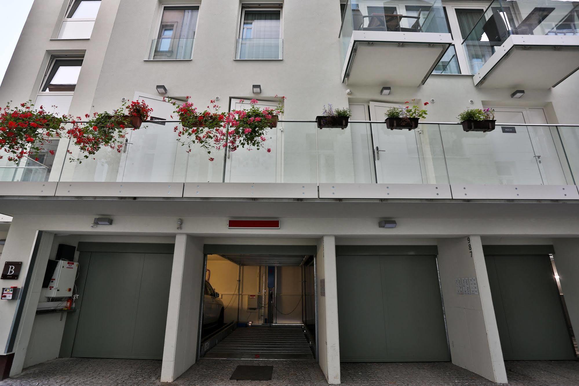& Aparthotel Prag